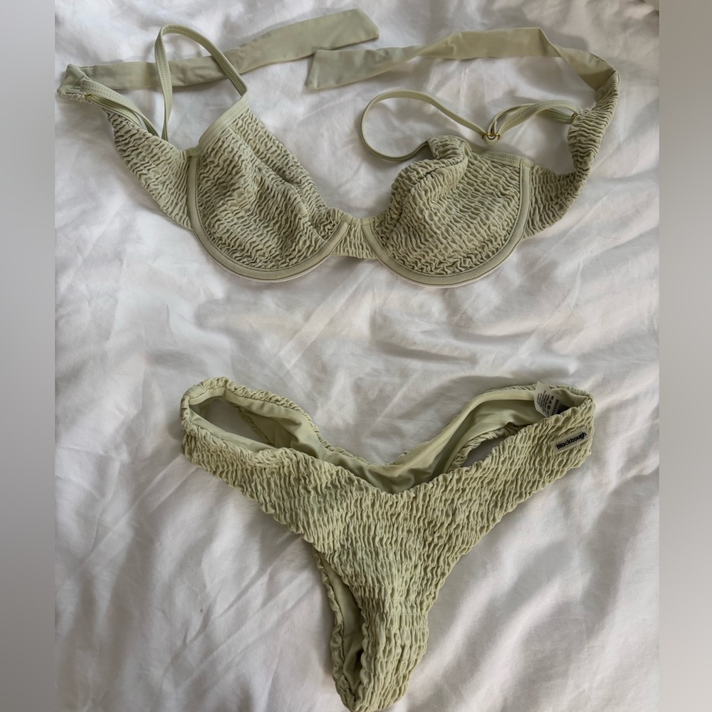 Blackbough light Green Textured Bikini top size S